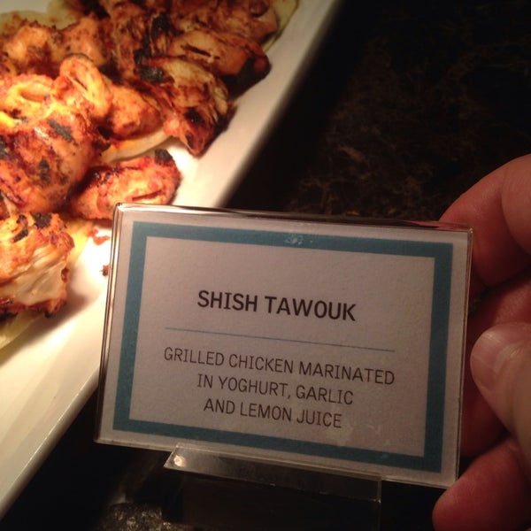 Das Foto wurde bei Al Nafoura Lebanese Restaurant von Sencer D. am 10/25/2014 aufgenommen