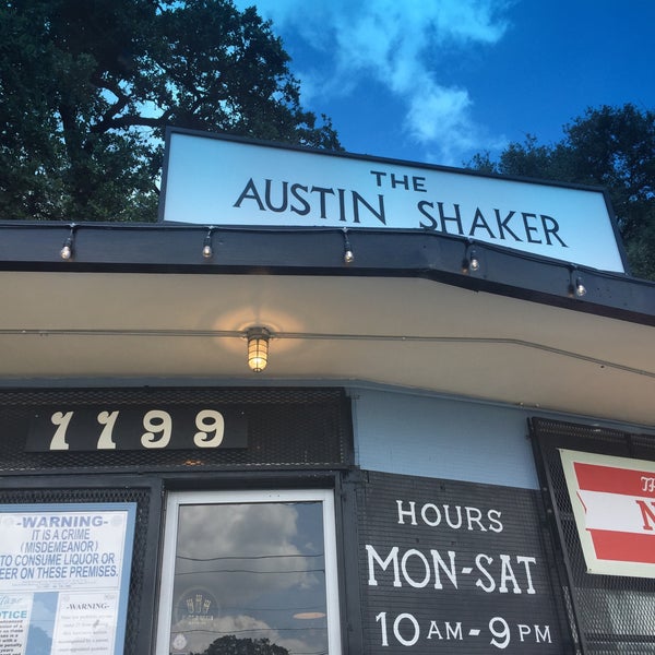 รูปภาพถ่ายที่ The Austin Shaker โดย Mezcal El Silencio . เมื่อ 6/14/2016