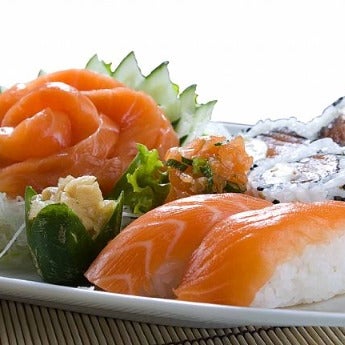 รูปภาพถ่ายที่ Oshi Sushi โดย Oshi Sushi เมื่อ 1/11/2014