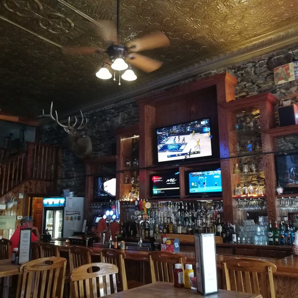 9/3/2019 tarihinde Марина А.ziyaretçi tarafından Buglin&#39; Bull Restaurant and Sports Bar'de çekilen fotoğraf
