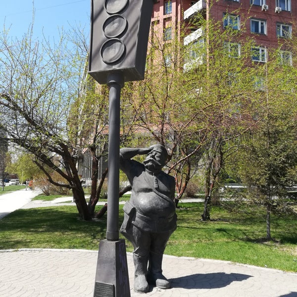 Памятник светофору в лондоне