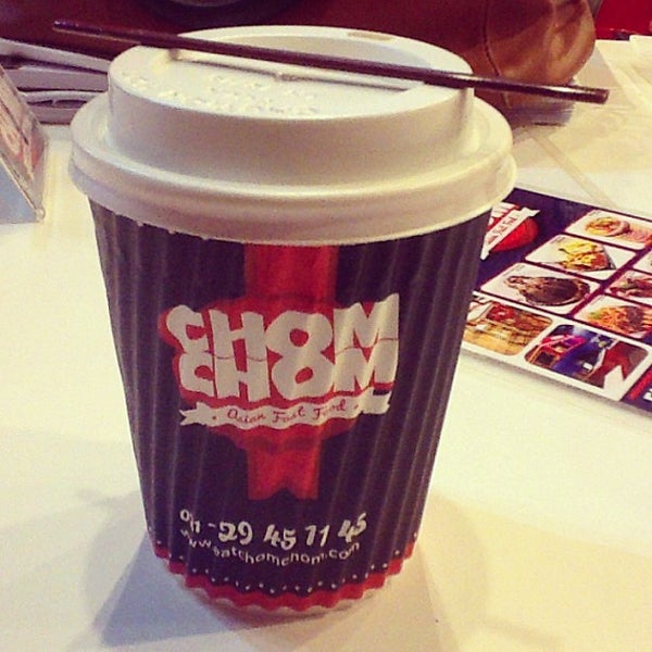 Photo taken at Chom Chom Asian Fast Food by Sylvie H. on 10/22/2013