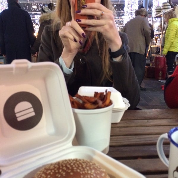Photo taken at Bleecker Burger by Andrew S. on 12/3/2015