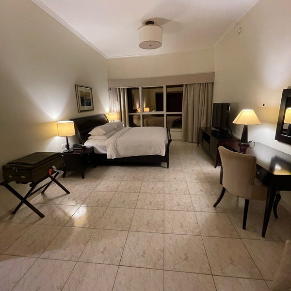 Foto scattata a Dubai Marriott Harbour Hotel &amp; Suites da Charles S. il 10/17/2021
