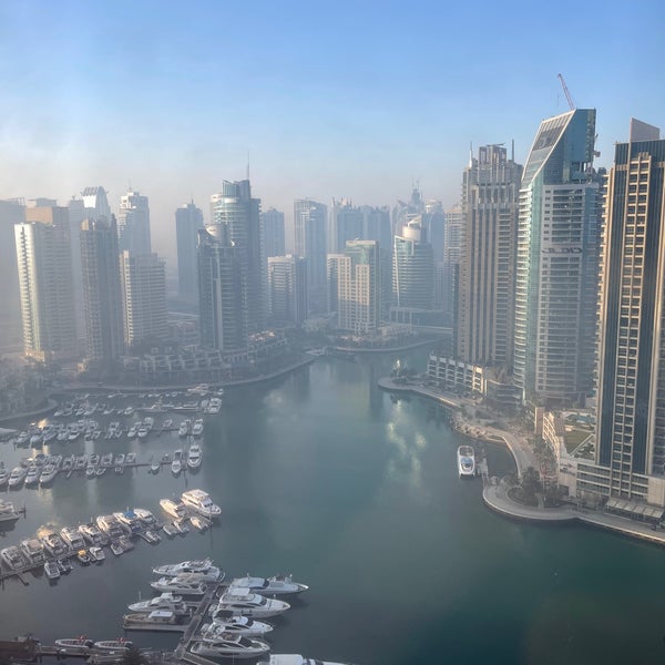 Foto scattata a Dubai Marriott Harbour Hotel &amp; Suites da Charles S. il 10/17/2021