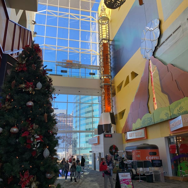 Science Center/Riverfront Parking Garage Downtown Hartford'da Otopark