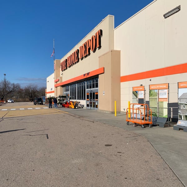 The Home Depot East Haven, CT에서의 사진