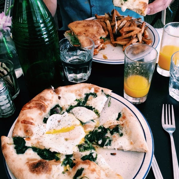 Eggs florentine breakfast pizza might be the most indulgent hangover cure in the area. Certainly had to share of my plate ;)