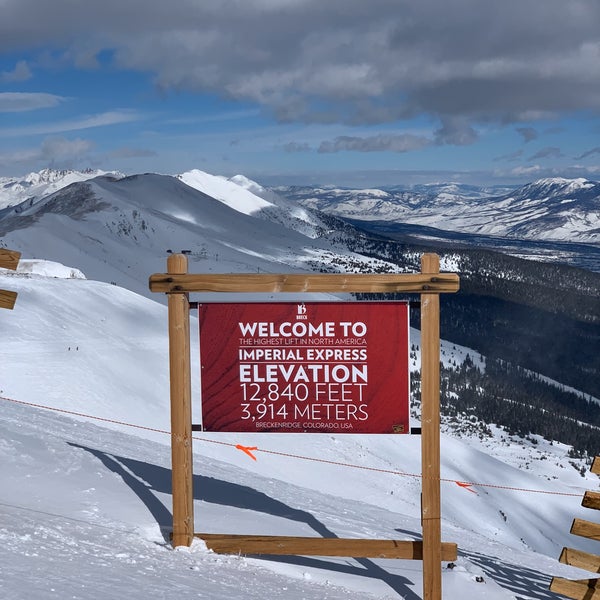 Вагон голден игл экспресс. Империал экспресс. Поезд золотой орёл транссибирский. Поезд гранд экспресс москва санкт-петербург. Империал экспресс.