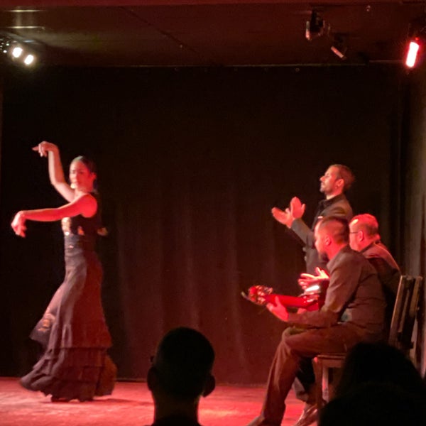 10/3/2021 tarihinde Danette D.ziyaretçi tarafından Las Tablas Tablao Flamenco'de çekilen fotoğraf