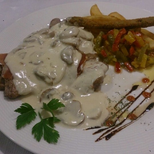 3/28/2014 tarihinde Egoitz S.ziyaretçi tarafından Restaurante Il Borsalino'de çekilen fotoğraf
