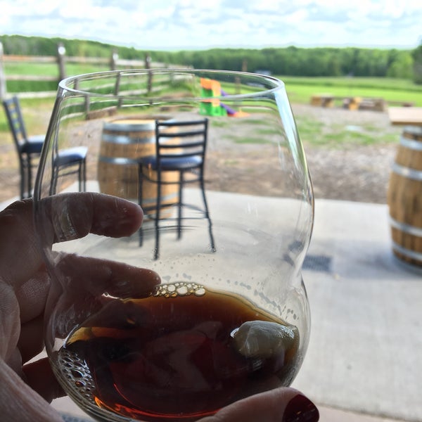 Photo prise au Burnt Marshmallow Brewing and Rudbeckia Winery par Erin K. le6/7/2017
