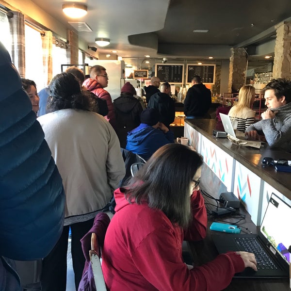 1/19/2019 tarihinde Patrick H.ziyaretçi tarafından Summermoon Coffee Bar'de çekilen fotoğraf