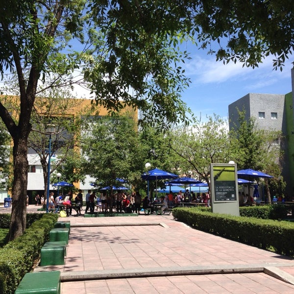 Fotos en Prepa Tec (Eugenio Garza Lagüera) - 5 tips de 841 visitantes