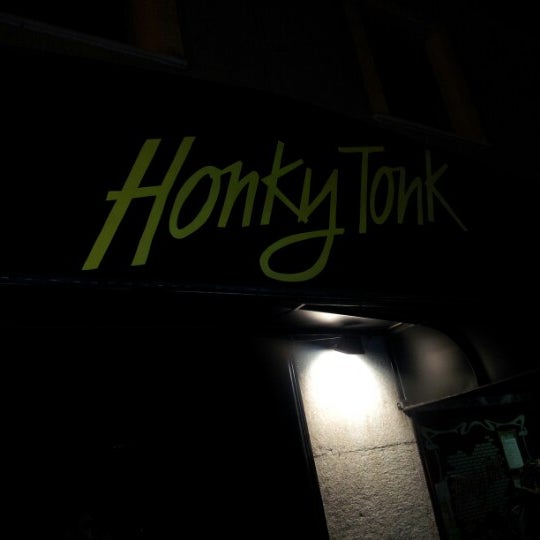 Das Foto wurde bei Honky Tonk Bar von Anahi d. am 2/1/2013 aufgenommen
