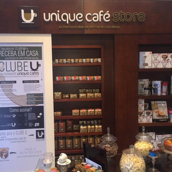 Foto tirada no(a) Unique Cafés por Leonardo B. em 8/18/2015