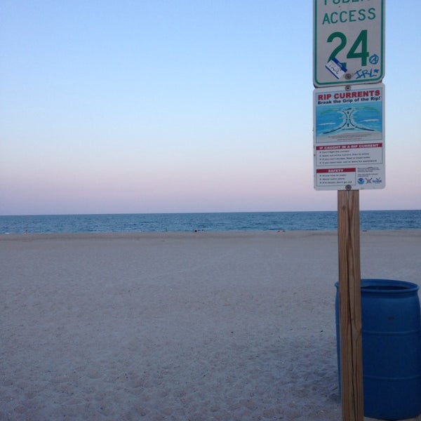 Beach access. Beach access. Знак городской пляж. Инклюзивный туризм в испании. Beach access.