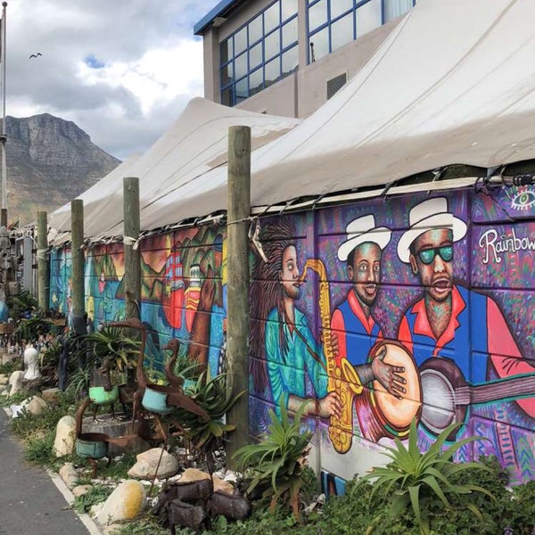 Foto scattata a Bay Harbour Market da Alanood il 7/28/2018