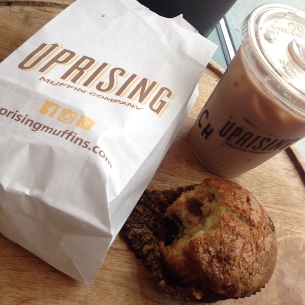 Foto tomada en Uprising Muffin Company  por Jon P. el 9/8/2014