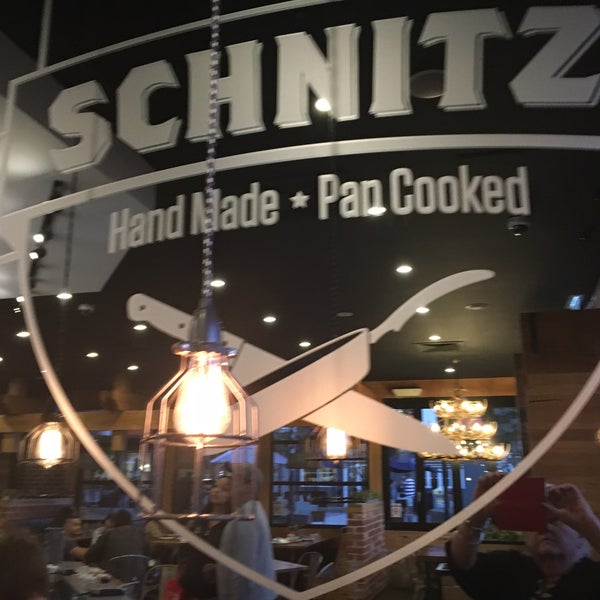Schnitz Australian Restaurant in Craigieburn