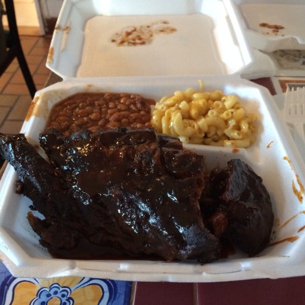 Henri's "Hotts" Barbeque 25 tips from 151 visitors