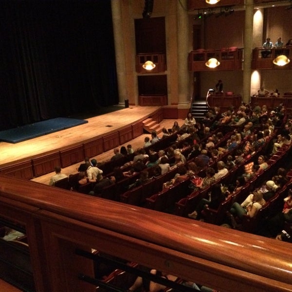 Das Foto wurde bei Newman Center for the Performing Arts at DU von Denis G. am 5/18/2014 aufgenommen