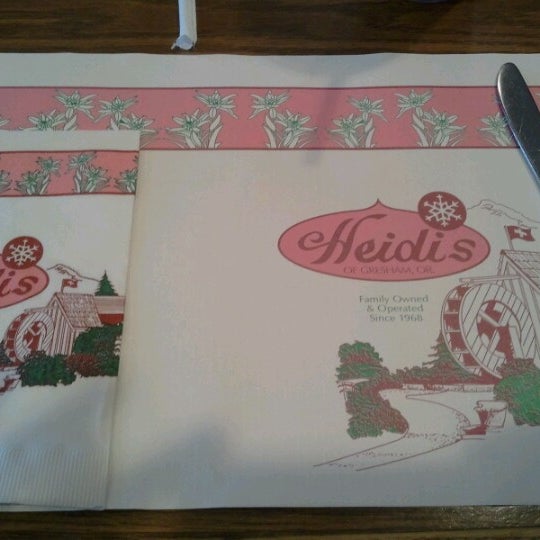 Heidi's Restaurant And Bakery Downtown Gresham 팁 13개