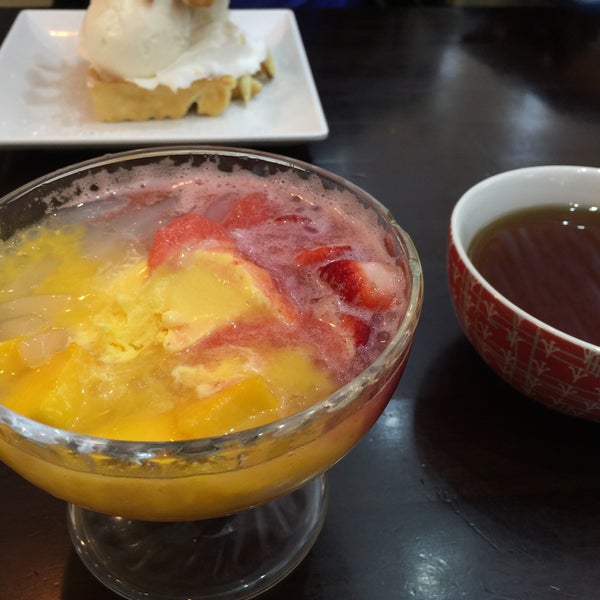Photo taken at Mango Mango Dessert - Edison by Shy M. on 3/18/2019