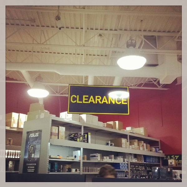 Memory Express Electronics Store in Calgary