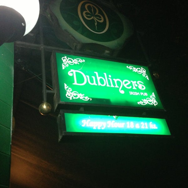 Снимок сделан в Dubliners пользователем Evan M. 12/30/2012