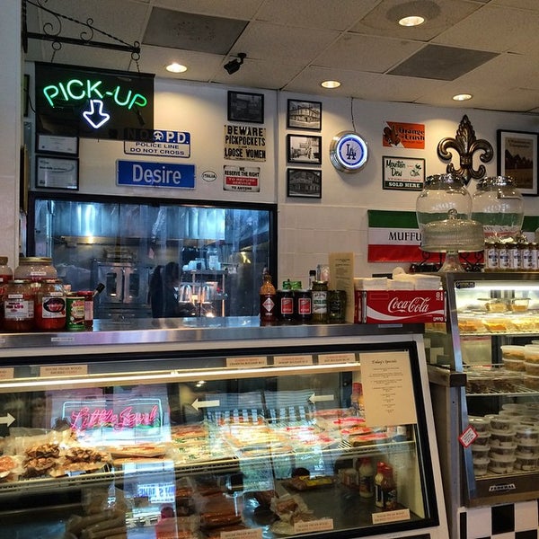 Little Jewel of New Orleans Cajun / Creole Restaurant in Los Angeles