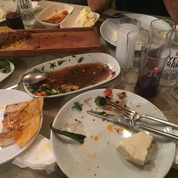 รูปภาพถ่ายที่ Eski Babel Ocakbaşı Restaurant โดย Anıl R. เมื่อ 12/28/2019