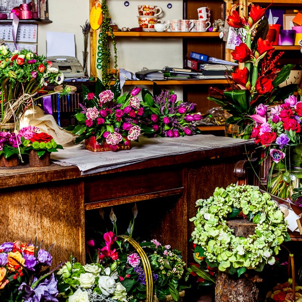 Dos Gardenias jest efektem naszego zamiłowania do kwiatów oraz życiowej pasji, którą staramy się odzwierciedlać przy tworzeniu wszelkich kreacji florystycznych. Zapraszamy na Plac Unii Lubelskiej!