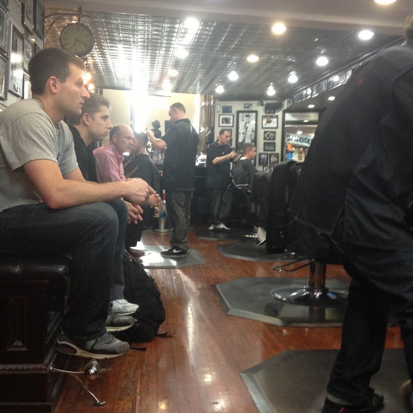 Photo prise au Boston Barber &amp; Tattoo Co. par Mike B. le5/1/2013