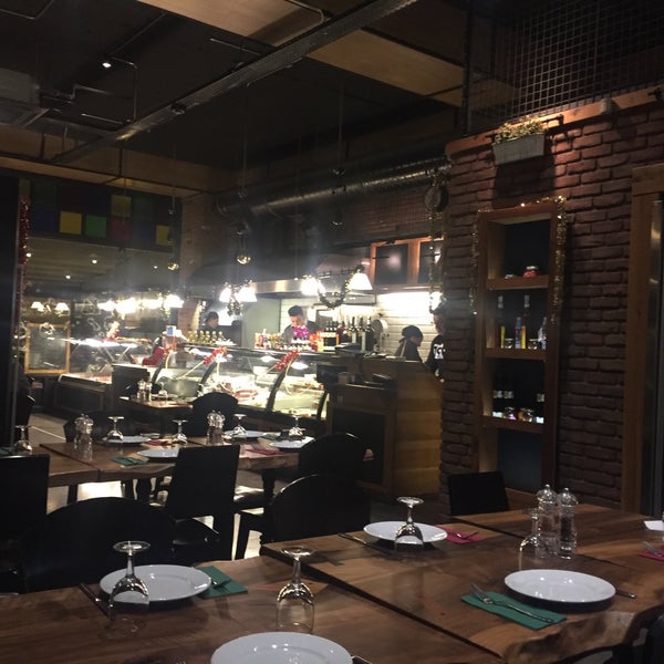 12/19/2015 tarihinde Yusuf Ç.ziyaretçi tarafından Rafine Mutfak Steakhouse'de çekilen fotoğraf