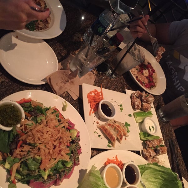 Photo taken at BJ&#39;s Restaurant &amp; Brewhouse by Amina P. on 9/3/2015