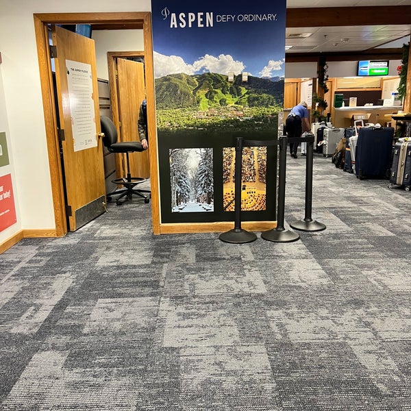 Foto scattata a Aspen/Pitkin County Airport (ASE) da Van N. il 12/26/2022