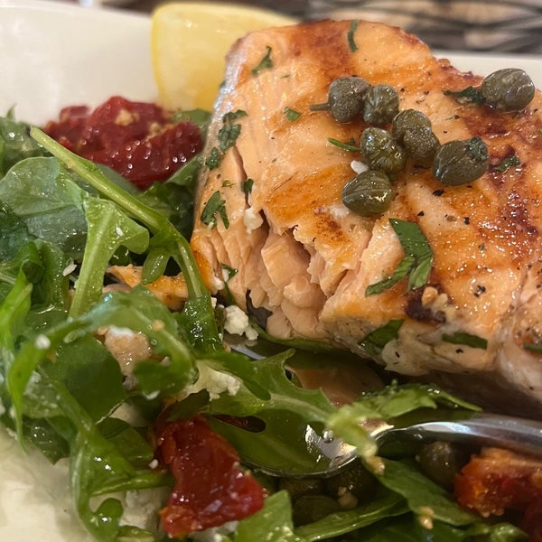 Limani Grille Greek Restaurant in Commack