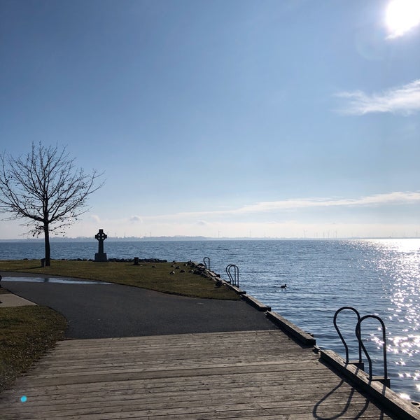 Loseley park. Море парк киров бассейн. Уильям тернер гравюры cascets. Сумерки в лесопарке. Киров улица некрасова 49 море парк.