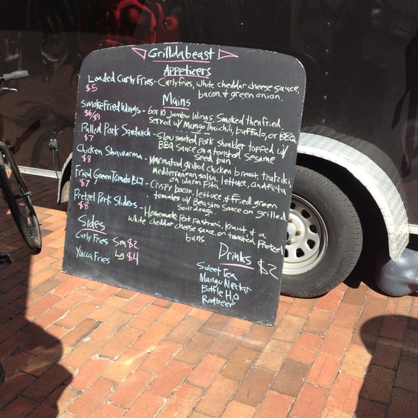 รูปภาพถ่ายที่ Food Truck Wednesday at Underground Atlanta โดย Deborah C. เมื่อ 2/20/2013