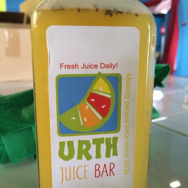 รูปภาพถ่ายที่ Urth Juice Bar โดย Joseph C. เมื่อ 10/18/2013