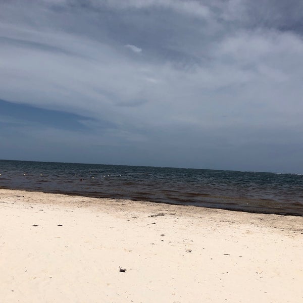 Foto tirada no(a) Único Beach por Isabel G. em 8/12/2018