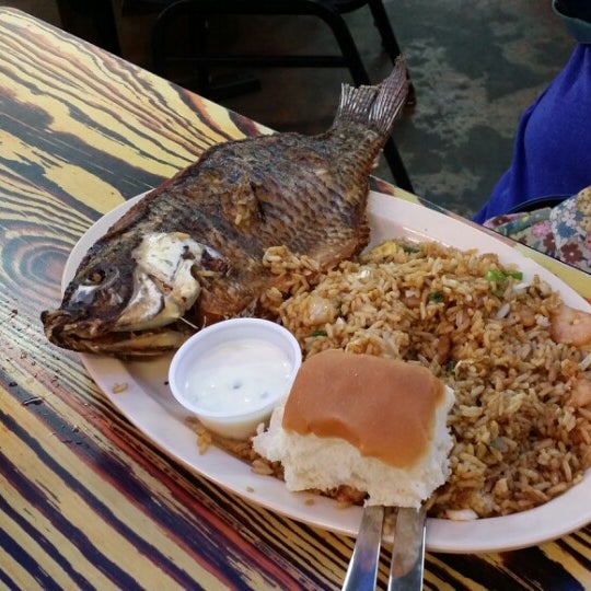 4/25/2014にDavid B.がMambo Seafoodで撮った写真