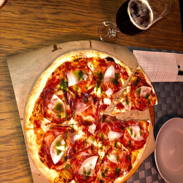 Foto scattata a Chorizo pizza da 🎀🎀🎀Леля🎀🎀🎀 i. il 5/28/2019