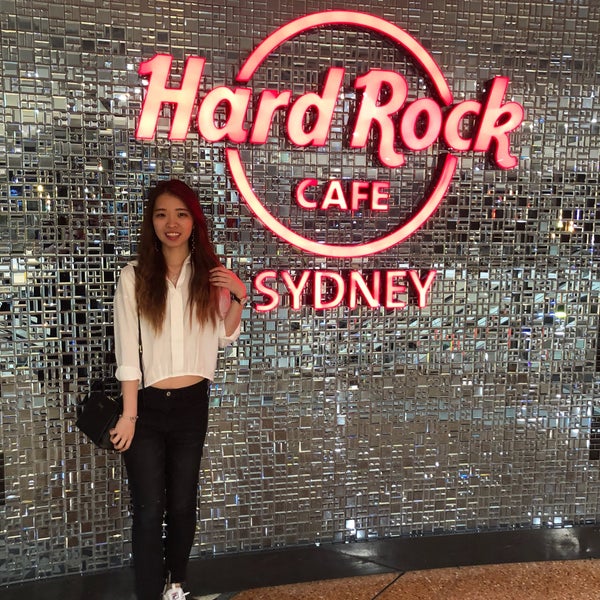 Photo taken at Hard Rock Cafe Sydney by AhhQing on 10/18/2018
