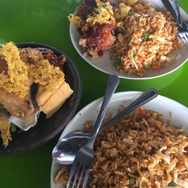 Nasi Ayam Penyet Sarang Lebah 4 Tips Dari 128 Pengunjung Nasi Ayam Penyet Sarang Lebah 4 Tips Dari 128 Pengunjung