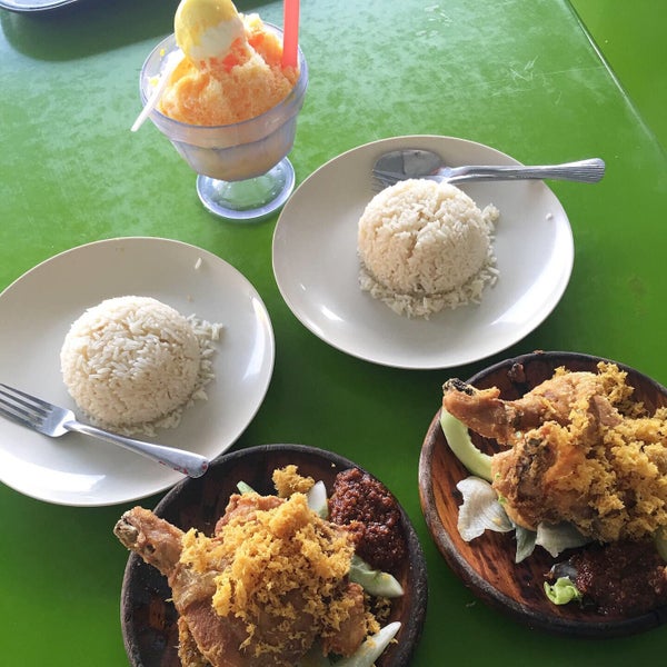 Nasi Ayam Penyet Sarang Lebah 4 Tips Dari 128 Pengunjung Nasi Ayam Penyet Sarang Lebah 4 Tips Dari 128 Pengunjung