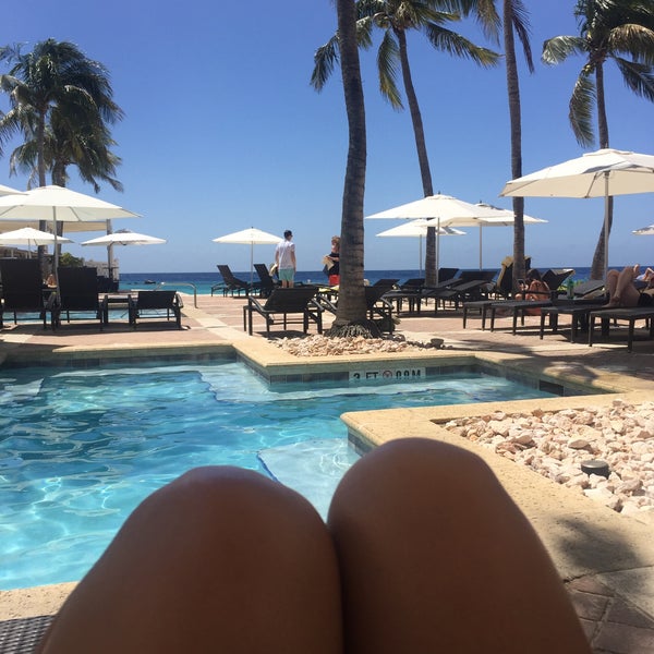 Foto diambil di Curaçao Marriott Beach Resort &amp; Emerald Casino oleh Jess W. pada 3/8/2016