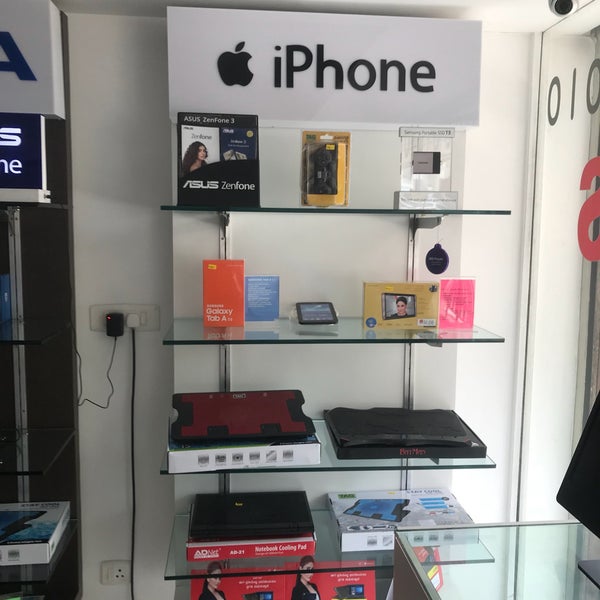 Метро андел в праге. Подарочный набор аками genshin impact. Магазины ниццы. Магазин impact. Магазин паймон геншин.