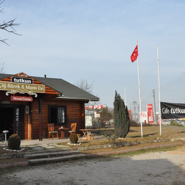 Foto tomada en Tutkun Cafe Çiğ Börek &amp; Mantı Evi  por Tutkun Cafe Çiğ Börek &amp; Mantı Evi el 1/21/2014